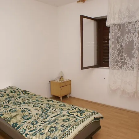 With Parking Space Jelsa, Hvar - 4040 * Jelsa (Hvar)